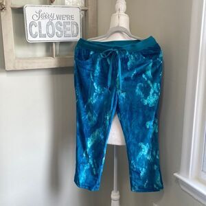 Lularoe Velour Cozy Crystal Cropped Pants NWT